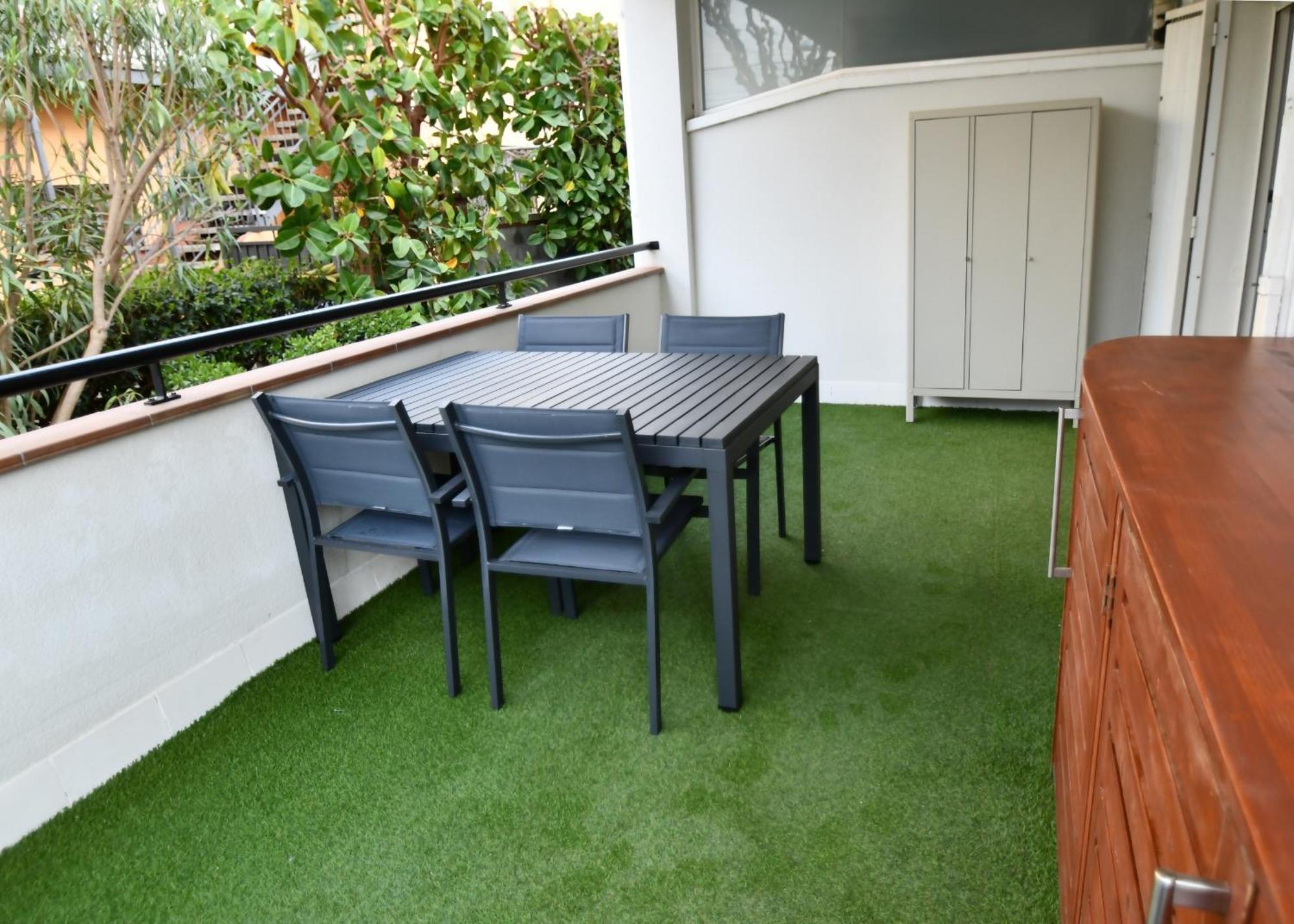 Apartment 2 Y Magnífica Terraza / 2-zimmer-wohnung Castelldefels