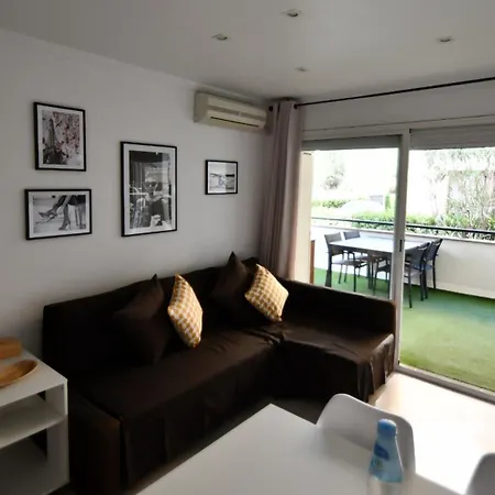 Apartamento 2 Habitaciones Y Magnifica Terraza Castelldefels Exterior photo