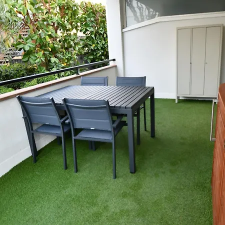 Apartamento 2 Habitaciones Y Magnifica Terraza Castelldefels Exterior photo