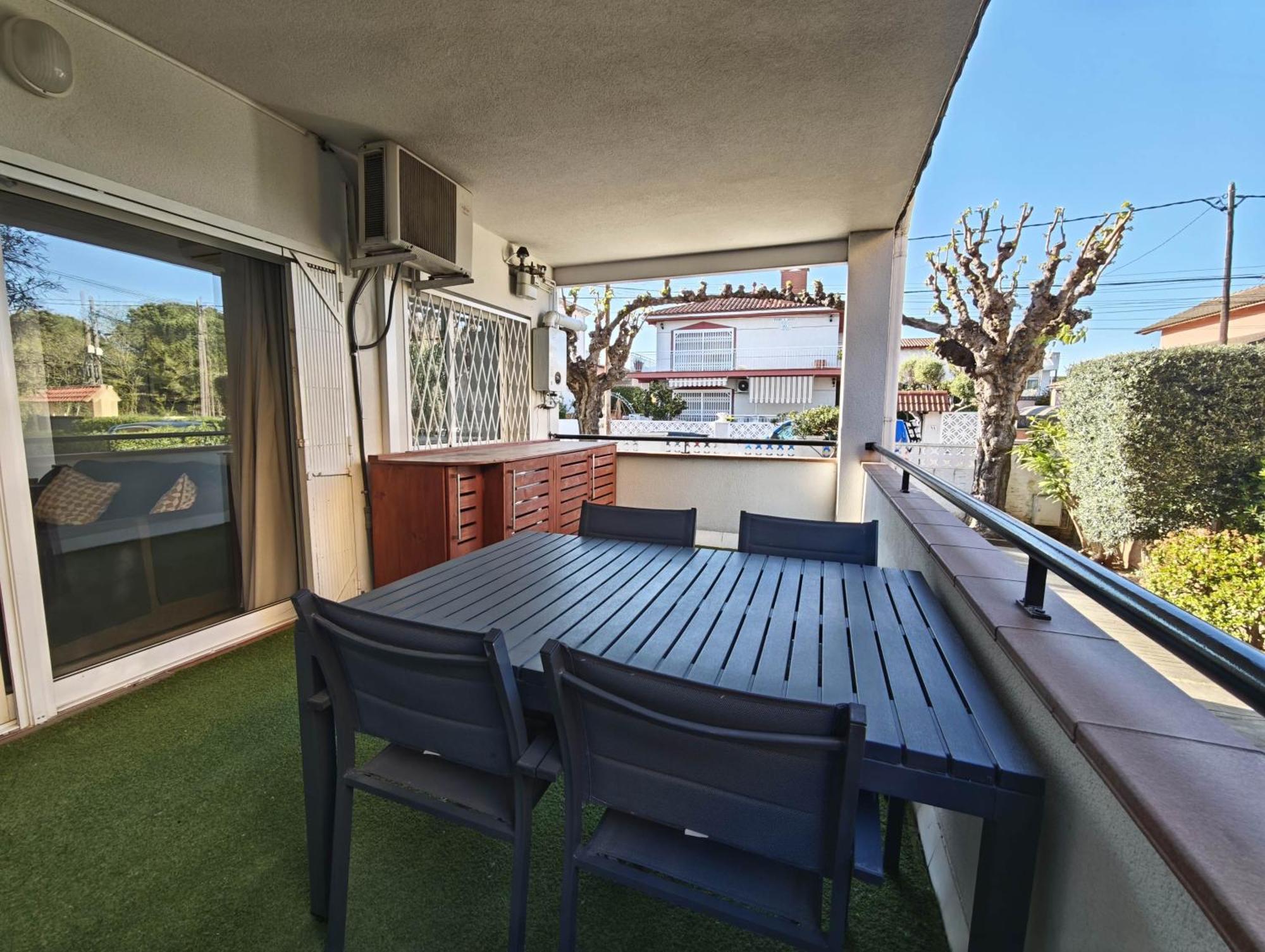 2 Y Magnifica Terraza * Castelldefels